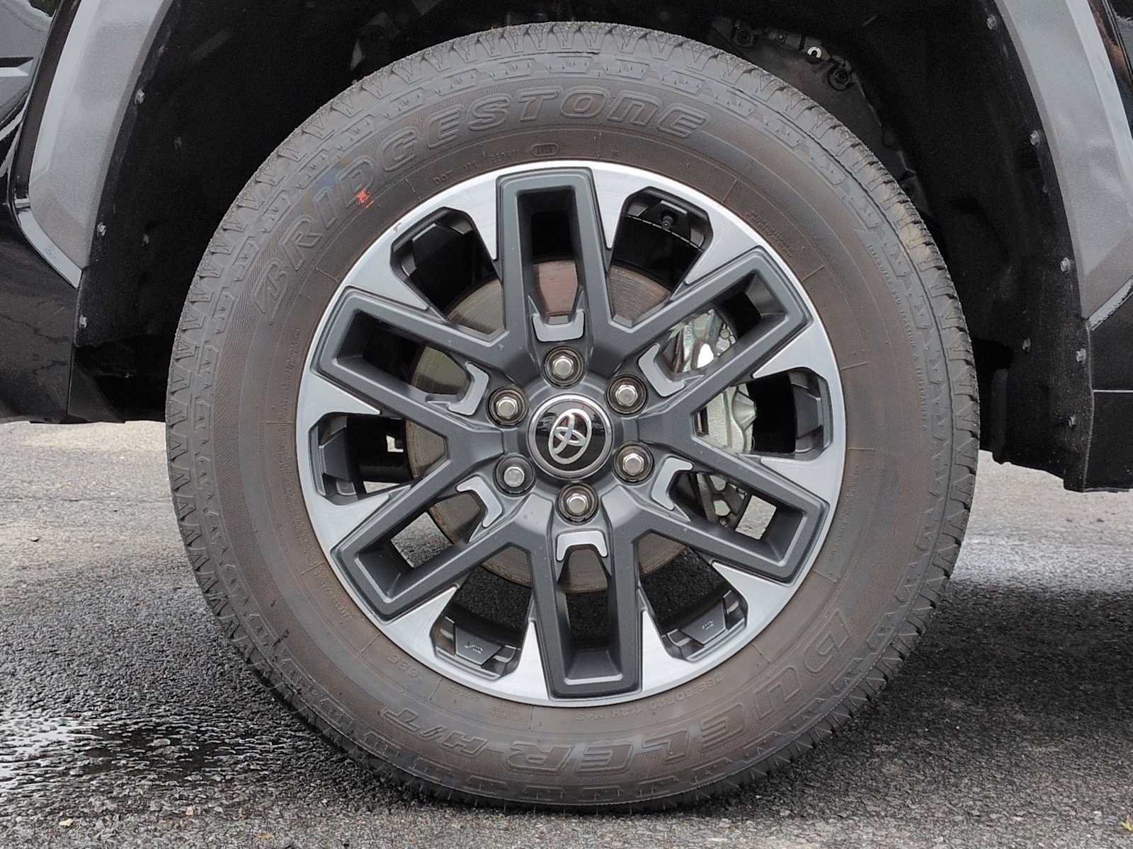 Used 2025 Toyota Tundra Limited AWD/4WD image 14