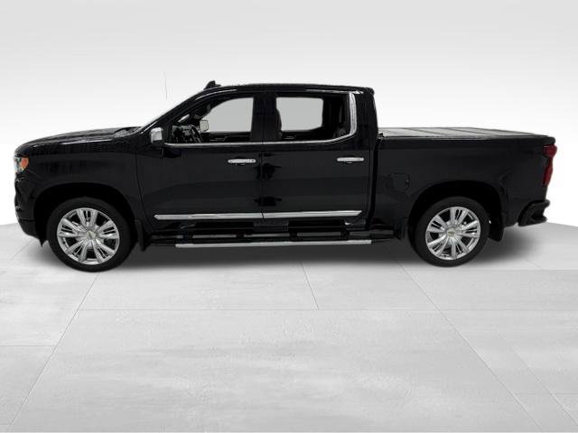 Certified 2024 Chevrolet Silverado 1500 High Country w/ High Country Premium Package AWD/4WD image 3