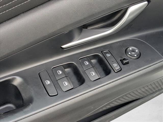 Used 2021 Hyundai Elantra SEL w/ Convenience + Premium Package image 12