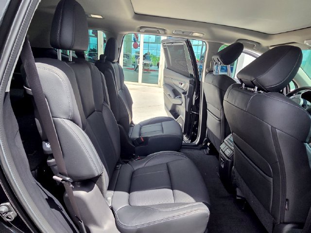 Used 2025 Subaru Ascent Limited AWD/4WD image 25