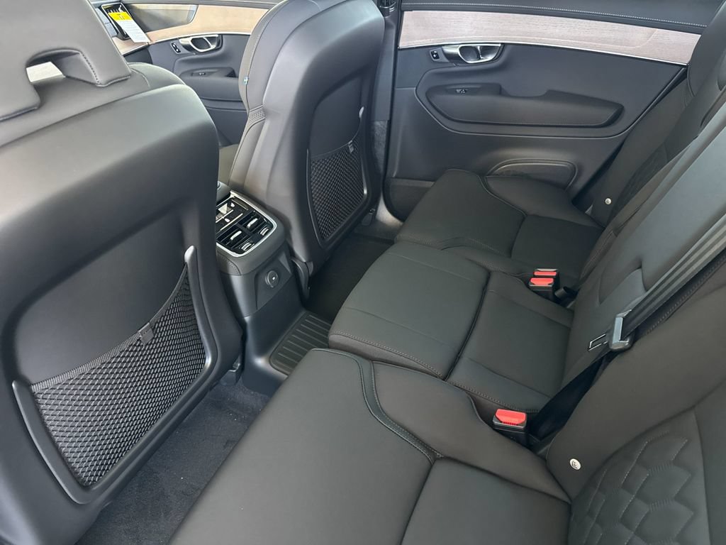 New 2026 Volvo XC90 T8 Plus AWD/4WD image 11