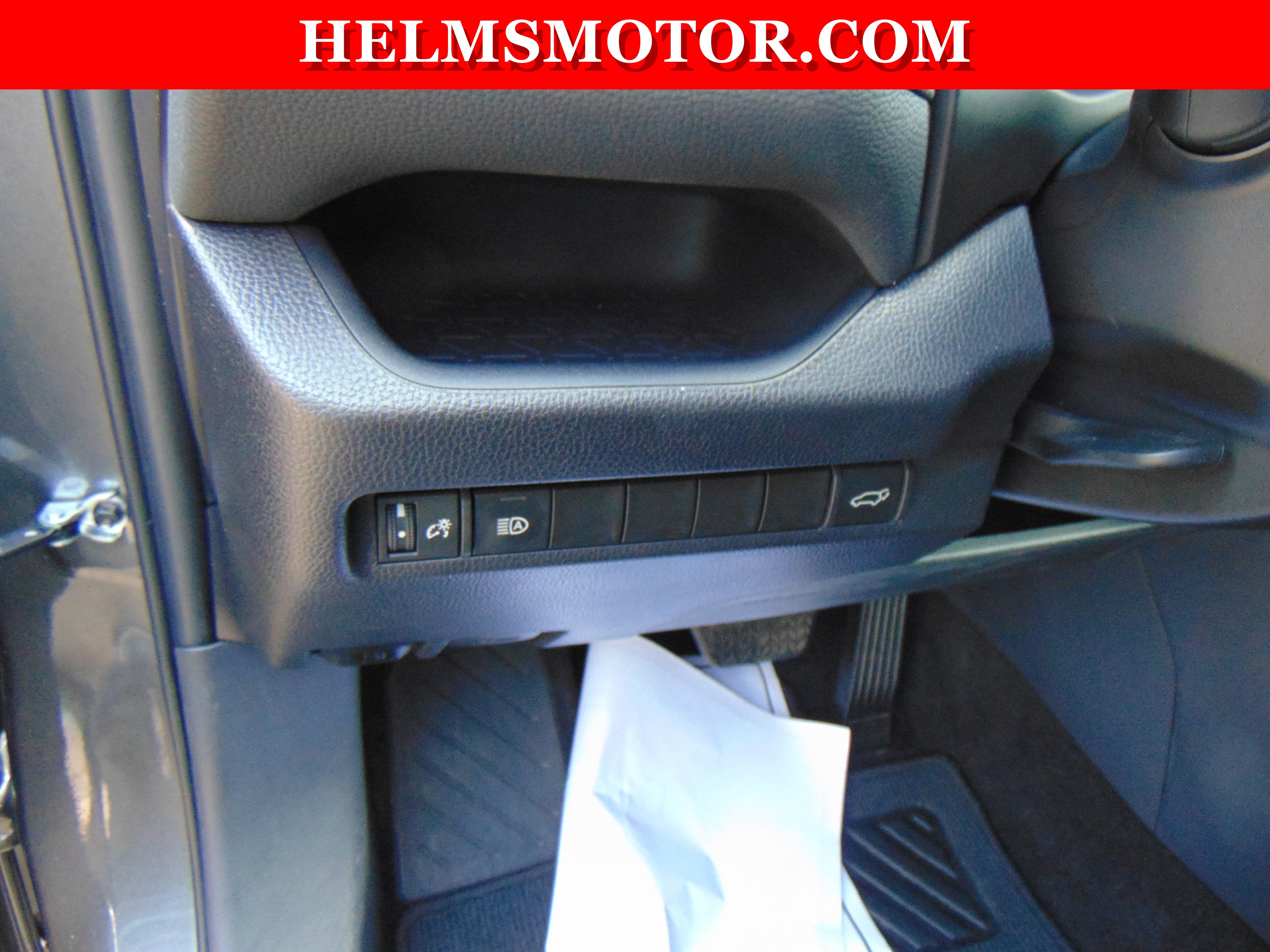 Used 2025 Toyota RAV4 XLE w/ Convenience Package image 21