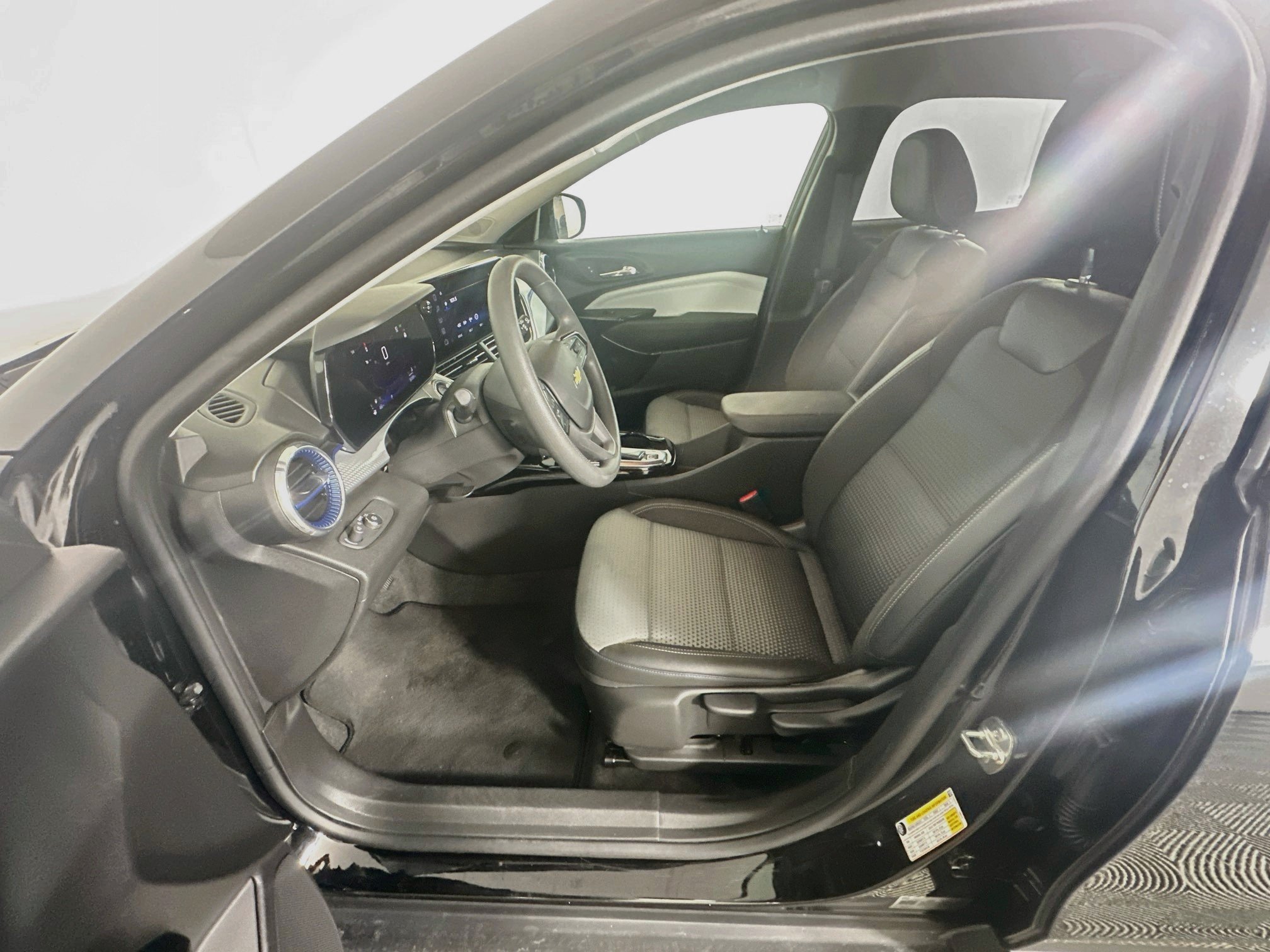 Used 2026 Chevrolet Trax LT FWD image 13