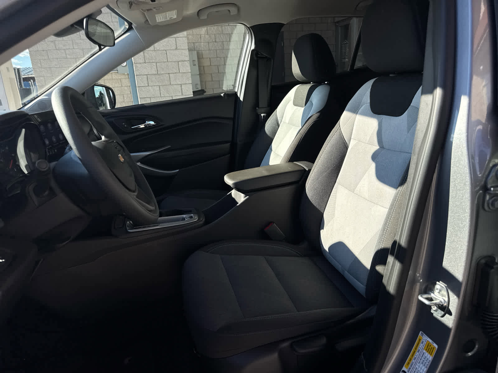 Certified 2025 Chevrolet Trax LS image 20