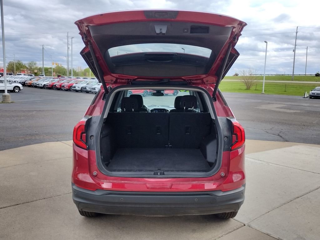 Used 2020 GMC Terrain SLE w/ Driver Convenience Package FWD image 18