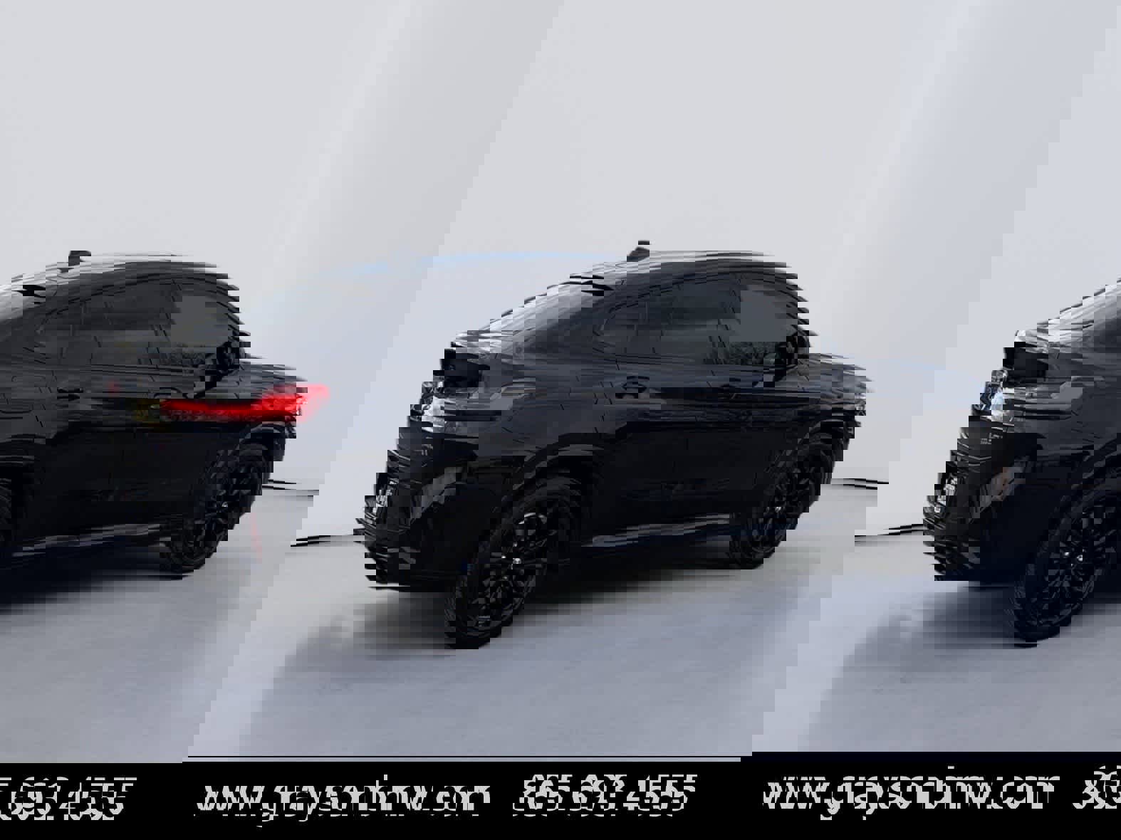 Used 2025 BMW X4 M40i w/ Premium Package image 3