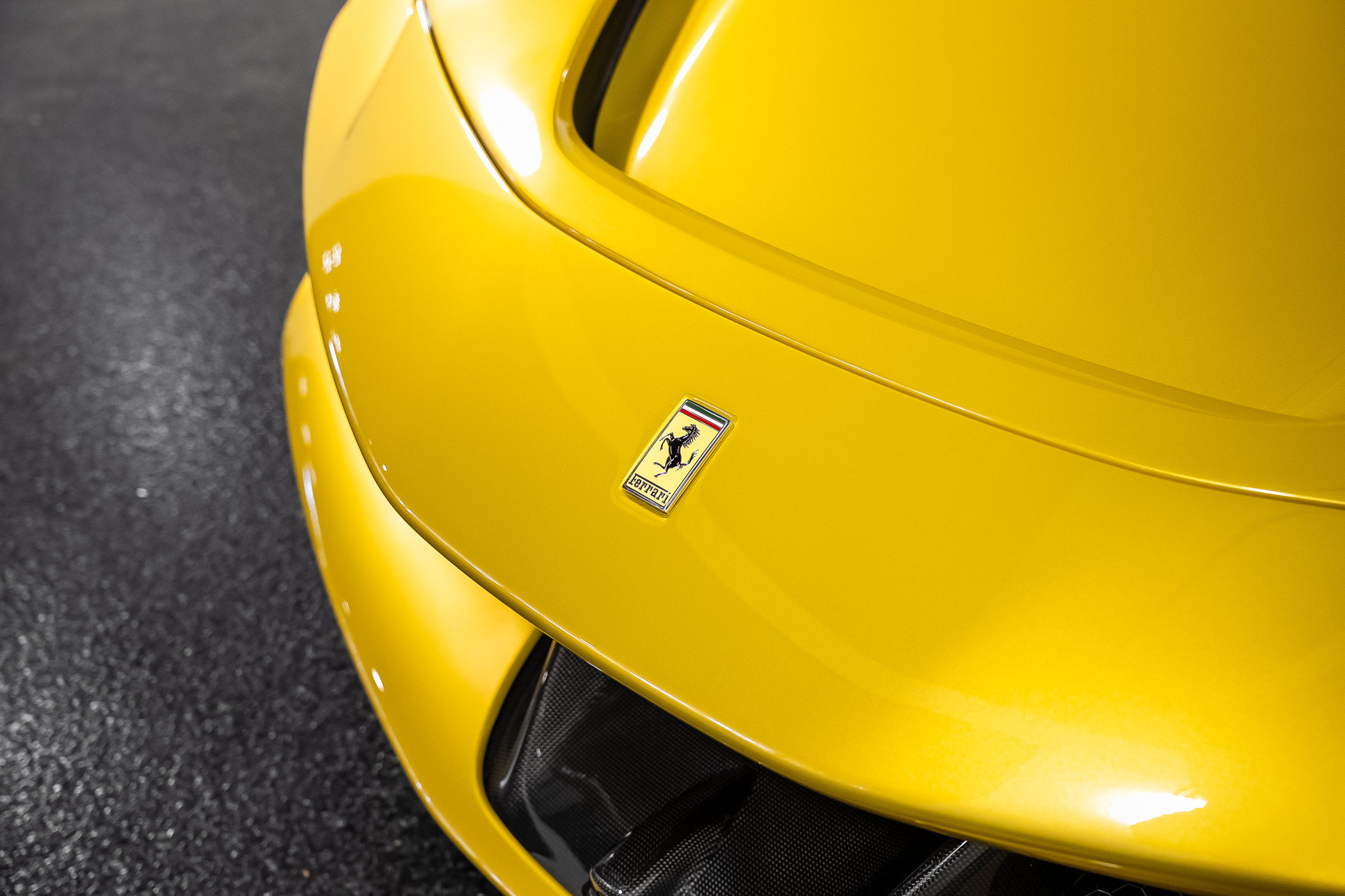 Used 2024 Ferrari SF90 Spider AWD/4WD image 10