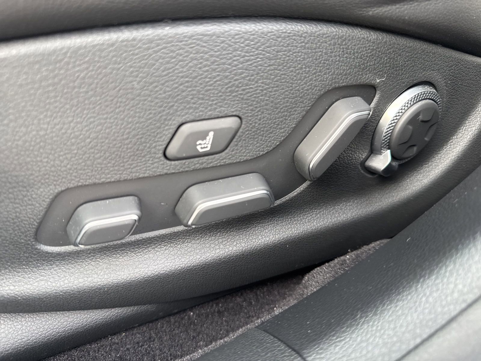 Used 2025 Genesis G80 3.5T Sport image 22