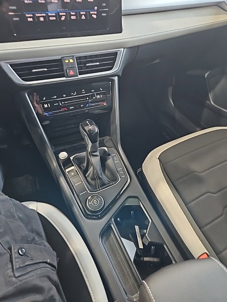 New 2026 Volkswagen Taos SE image 32