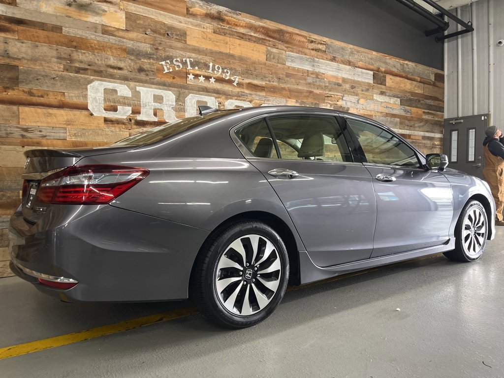 Used 2017 Honda Accord Touring image 43