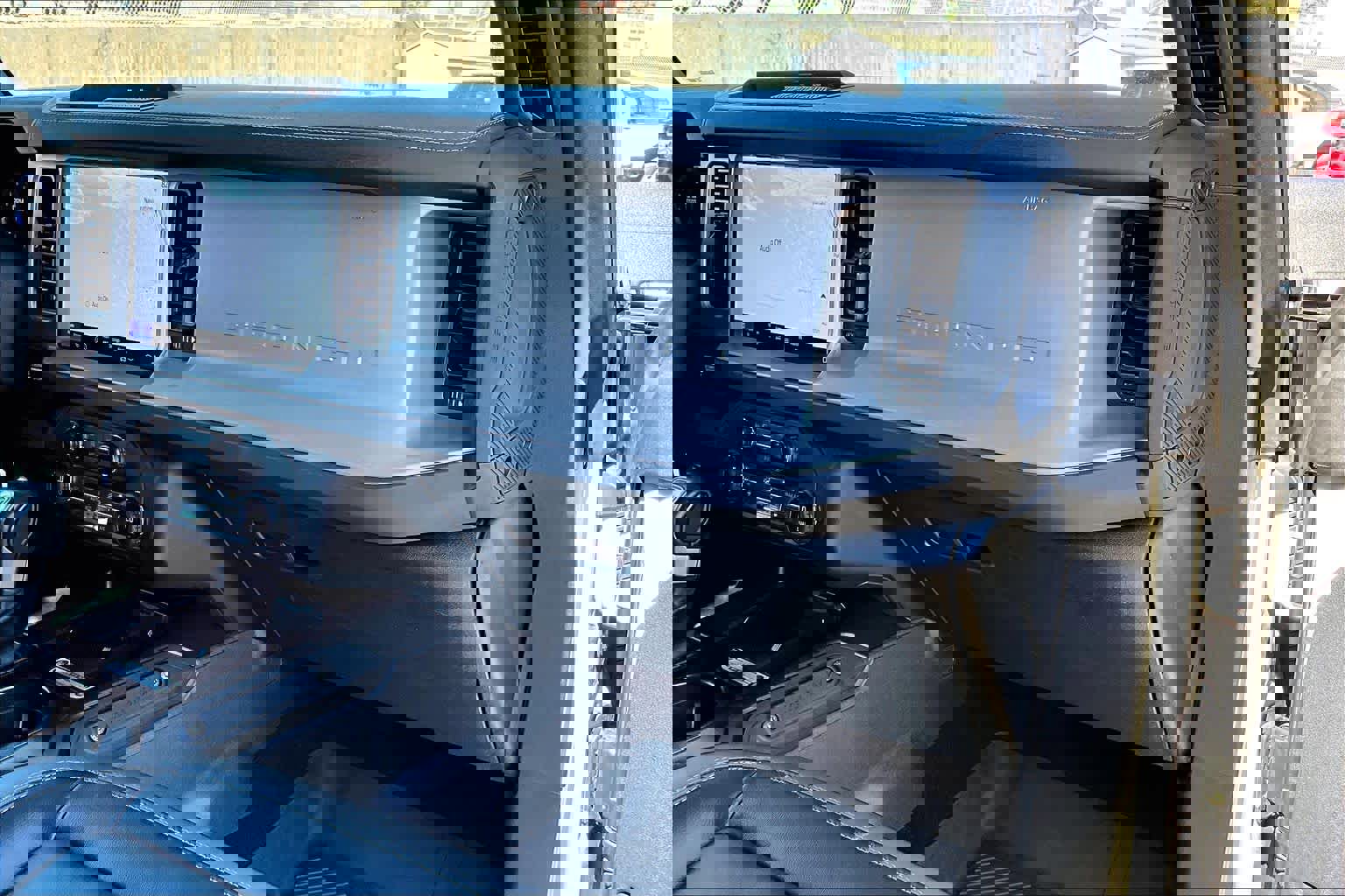 Certified 2025 Ford Bronco Outer Banks image 19