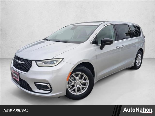 Used 2024 Chrysler Pacifica Touring-L FWD image 1
