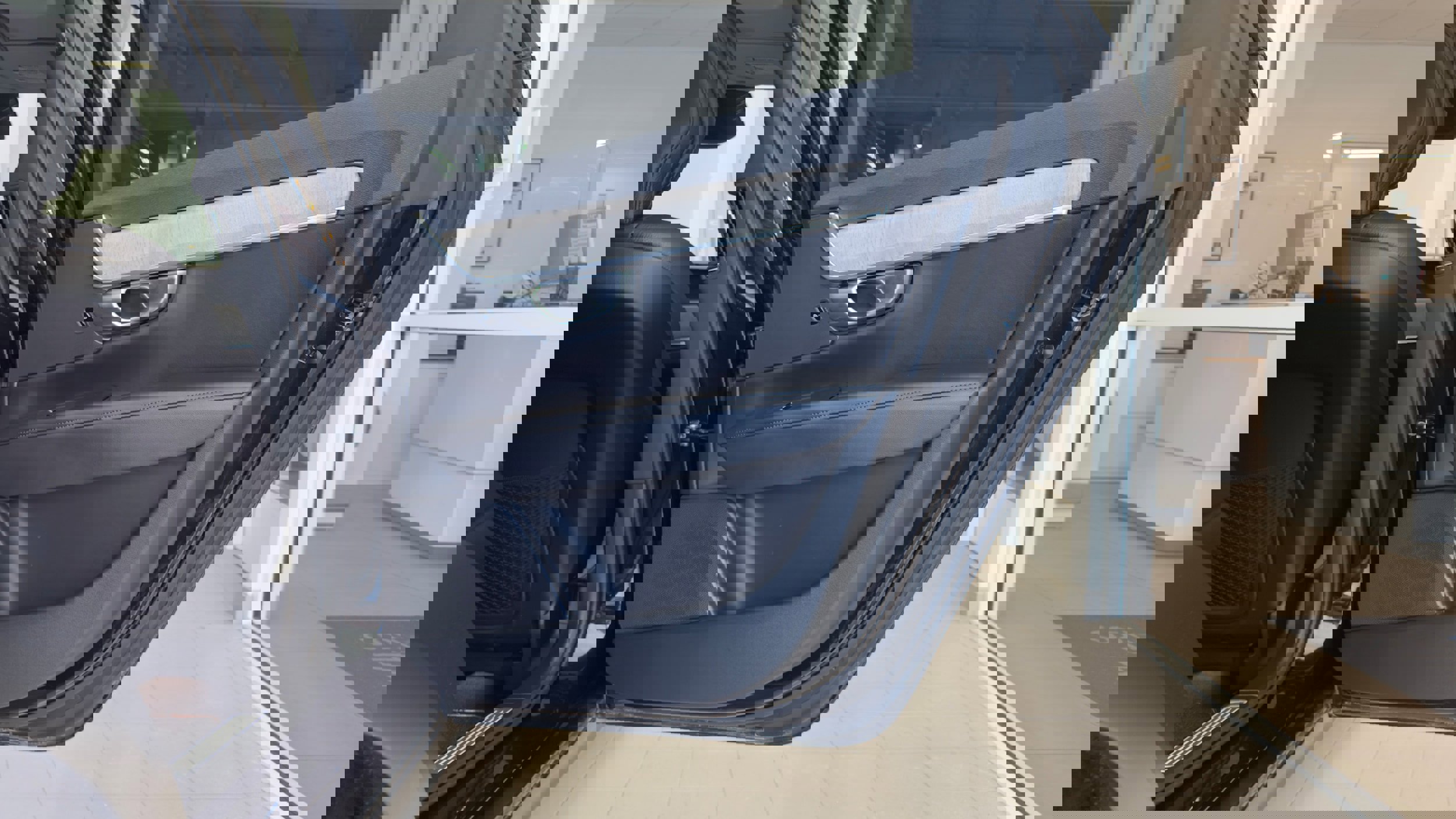 Used 2024 Volvo V90 B6 Cross Country Plus image 16