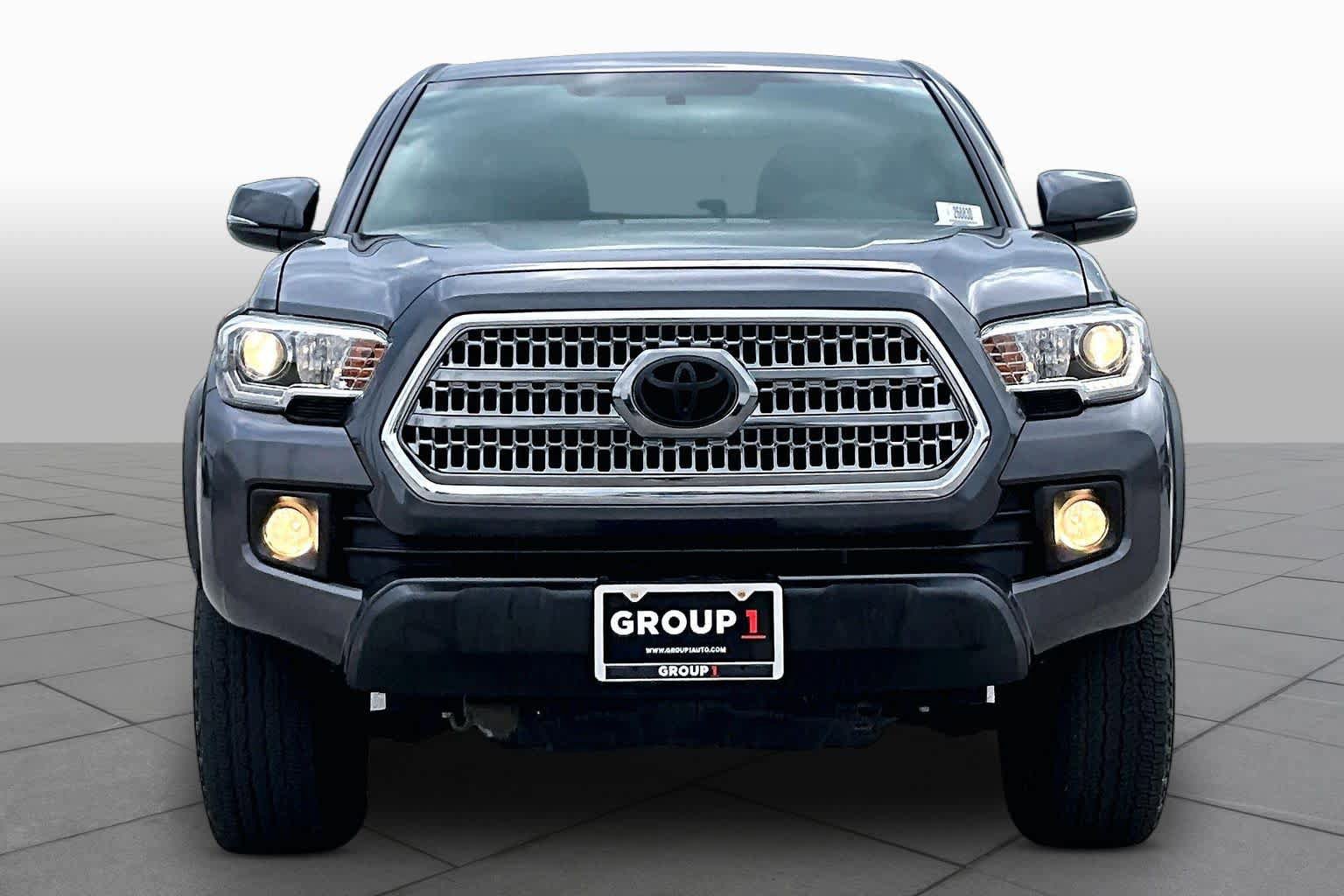 Used 2017 Toyota Tacoma TRD Off-Road w/ Tow Package RWD image 4