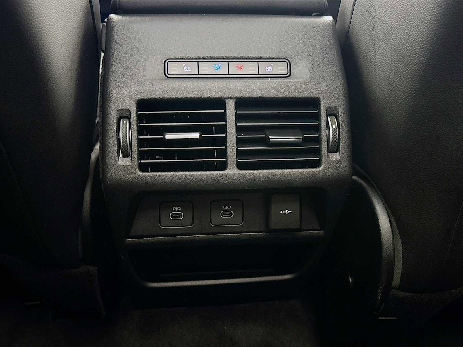 Used 2025 Land Rover Discovery Sport S image 24