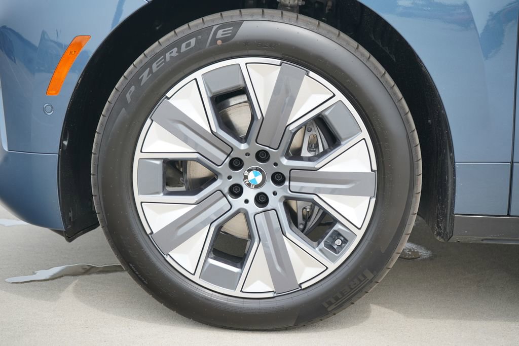 New 2026 BMW iX xDrive45 image 5