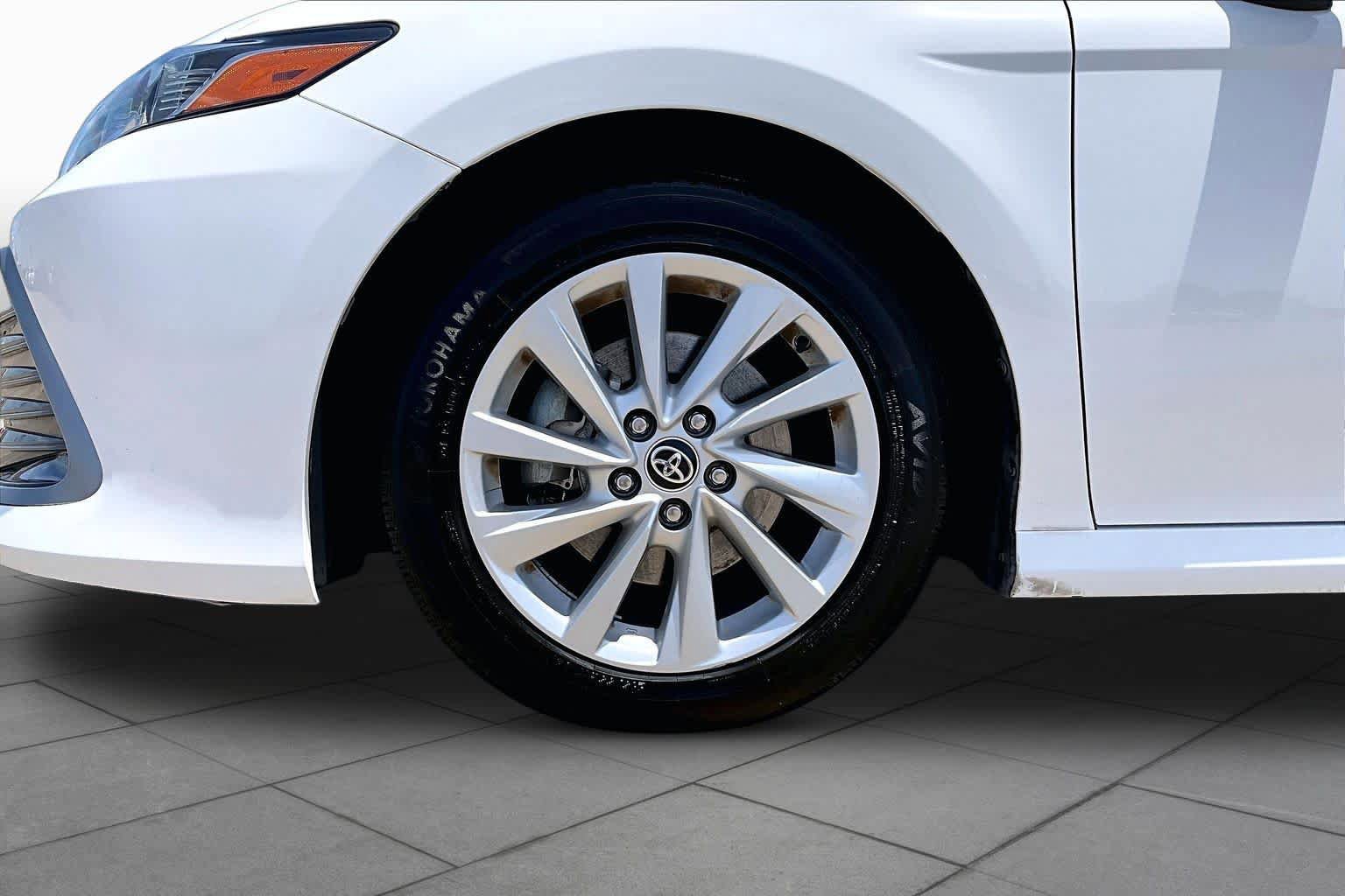 Used 2022 Toyota Camry LE FWD image 11
