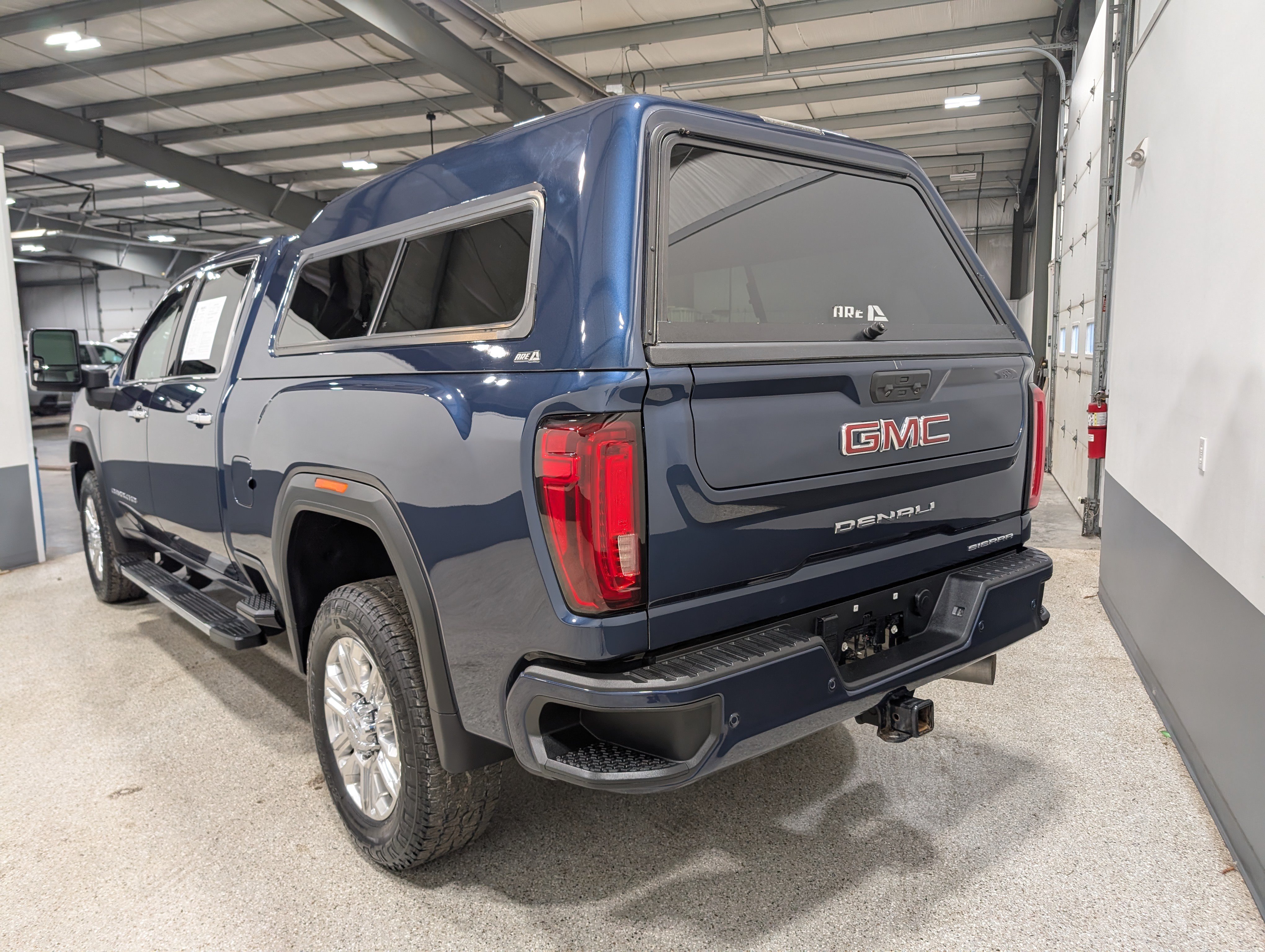 Used 2023 GMC Sierra 2500 Denali w/ Denali Ultimate Package AWD/4WD image 4