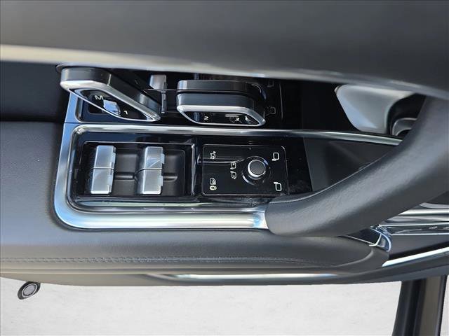 Used 2023 Land Rover Range Rover Long Wheelbase SE image 30
