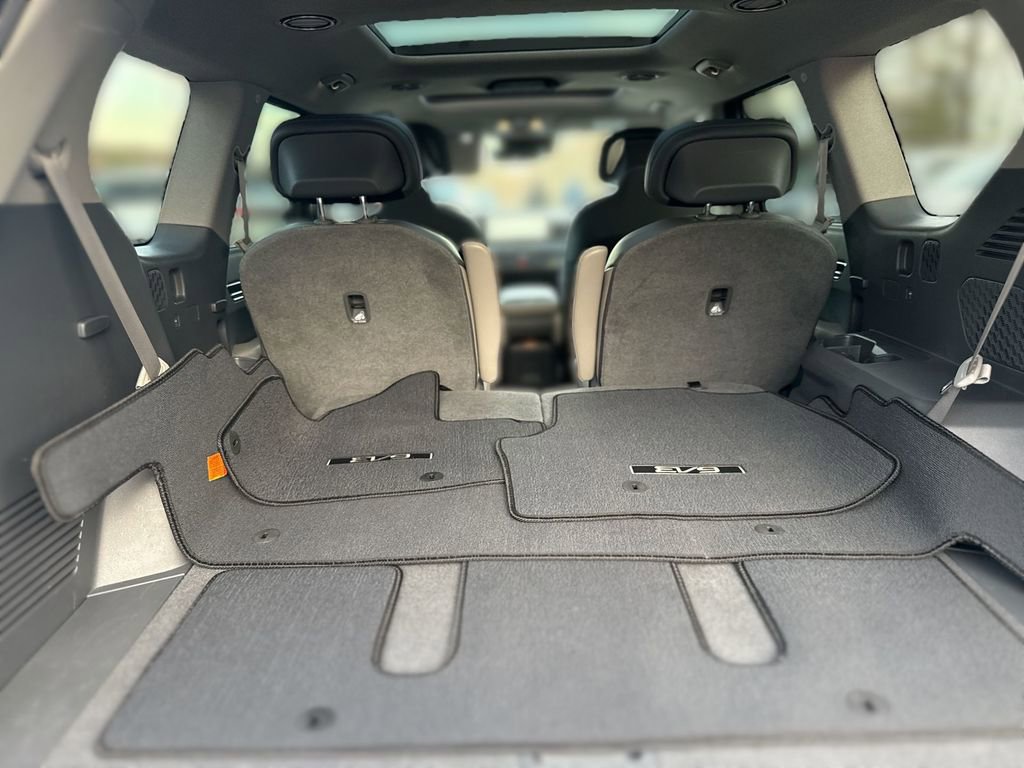 Used 2024 Kia EV9 Land image 20