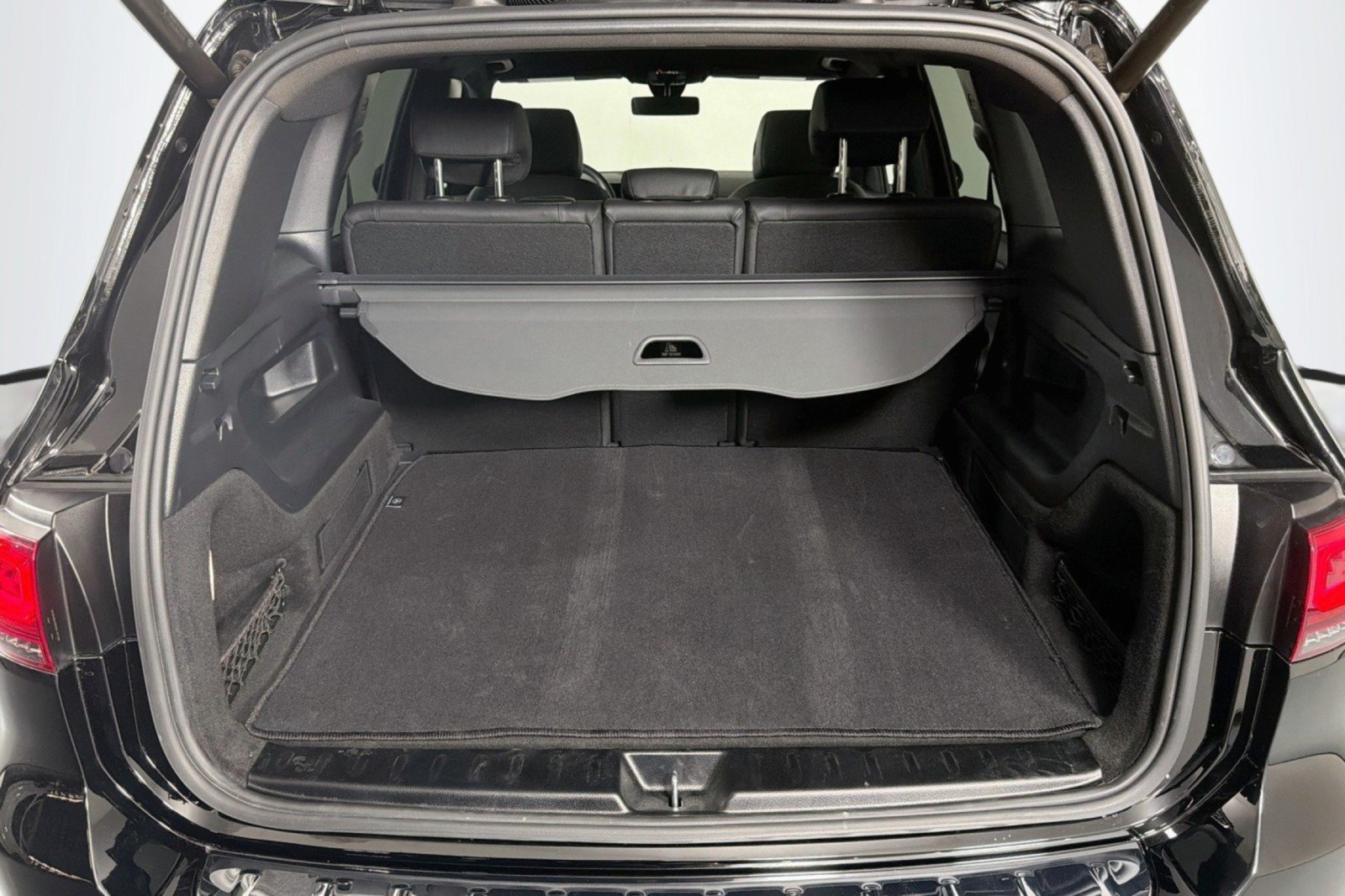 Used 2023 Mercedes-Benz GLB 250 image 25