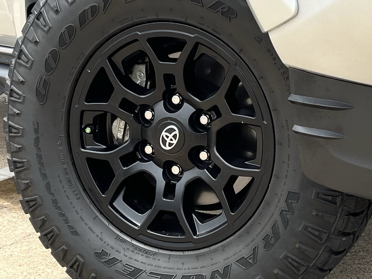 Used 2022 Toyota Tacoma SR5 RWD image 27
