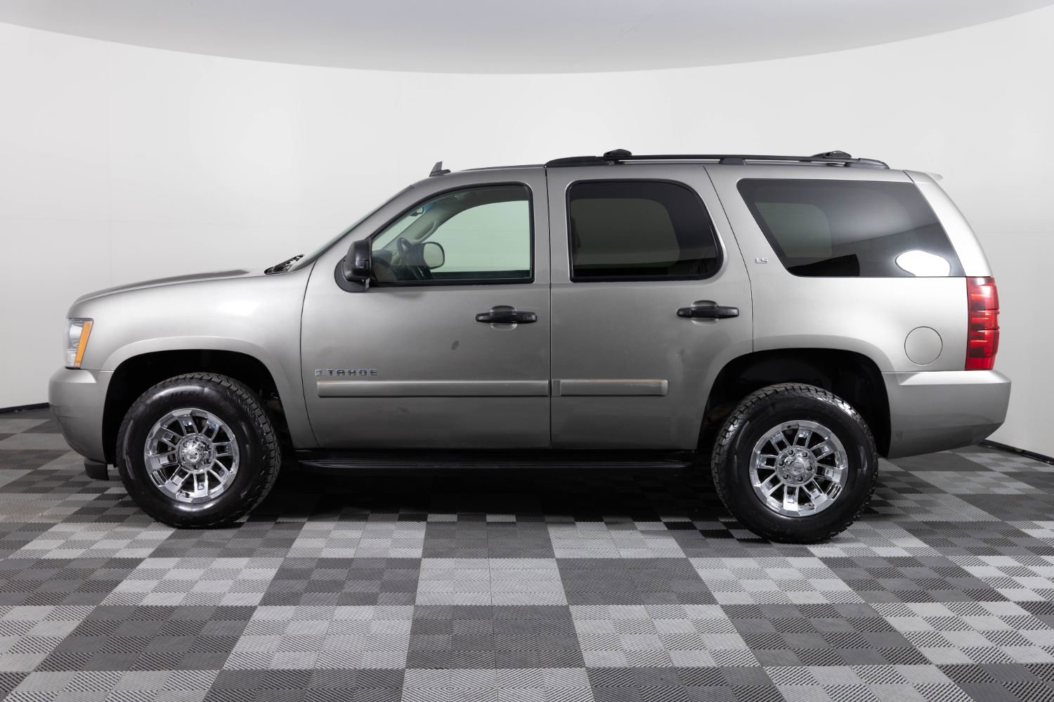Used 2007 Chevrolet Tahoe LS image 3