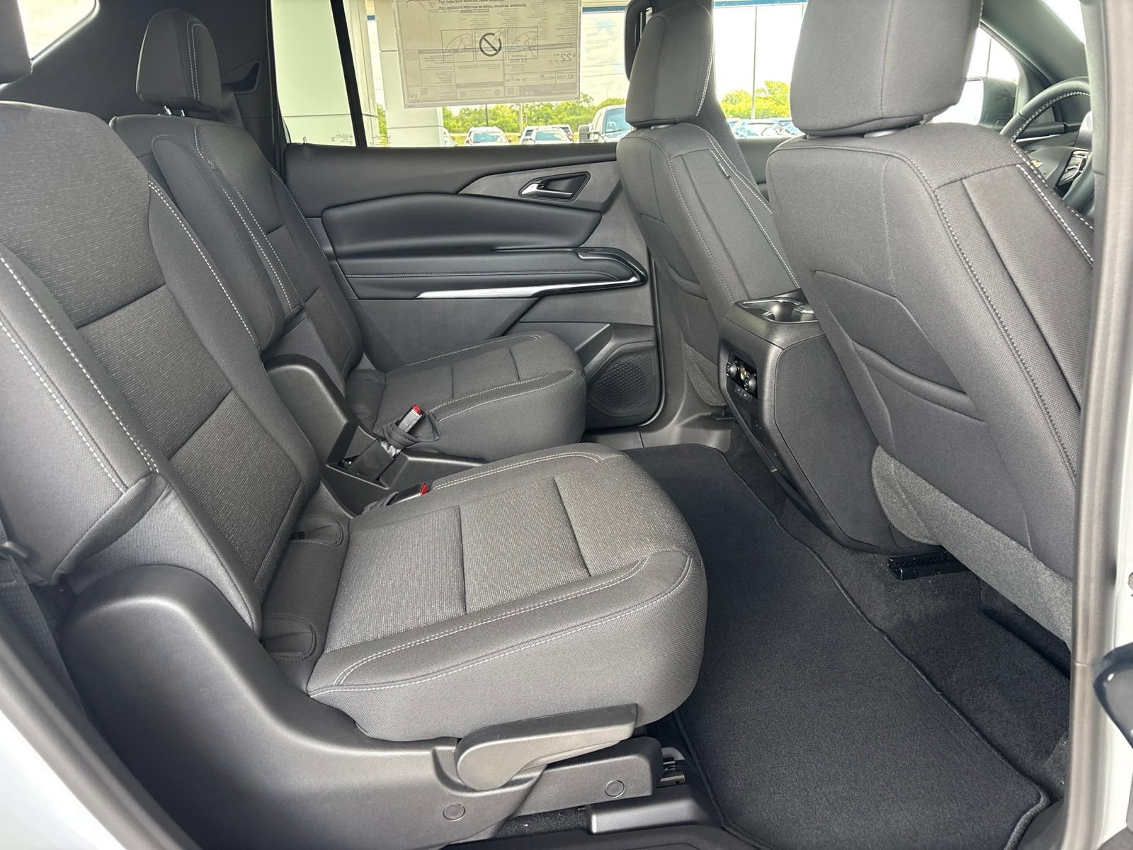 New 2027 Chevrolet Traverse LT w/ Sun and Wheel Package FWD image 21