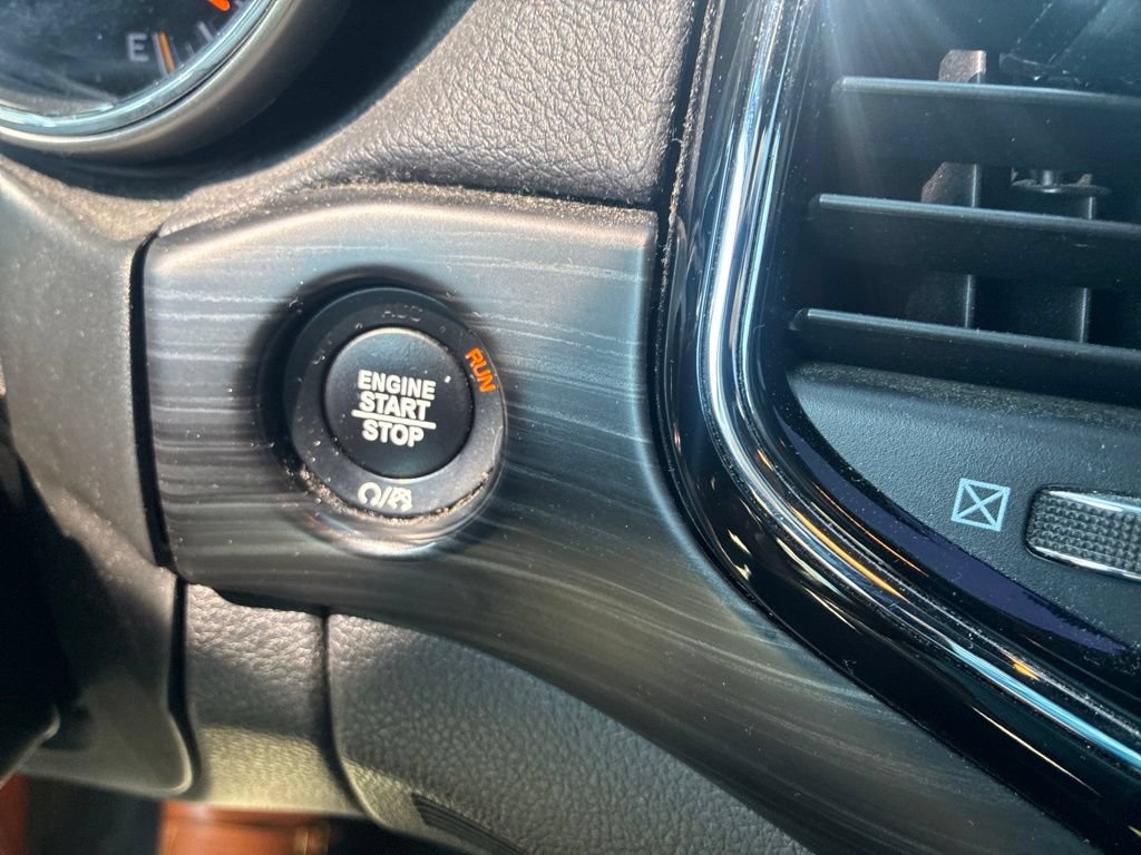 Used 2020 Jeep Grand Cherokee Altitude AWD/4WD image 18
