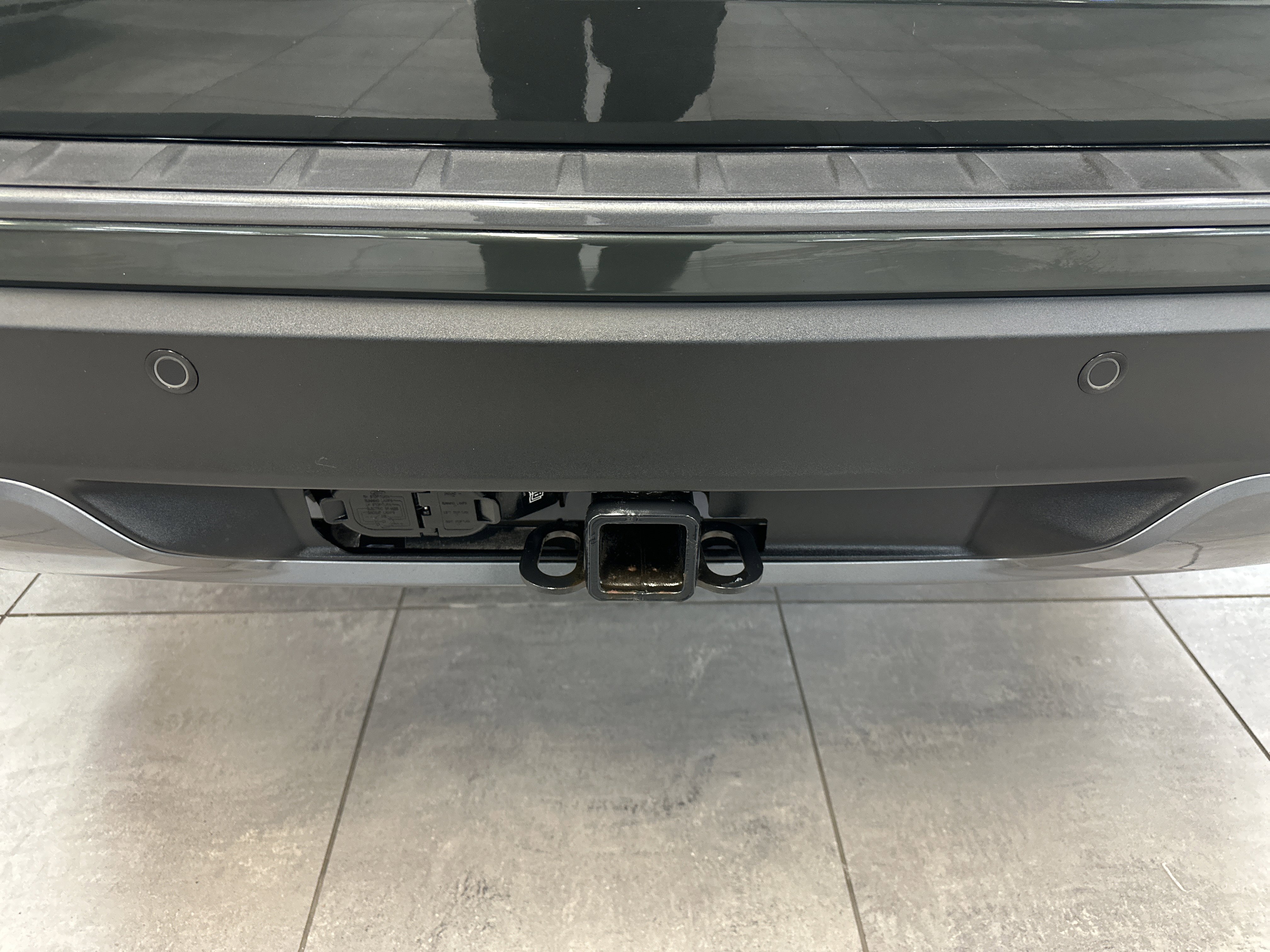 Used 2023 Ford Explorer XLT w/ Equipment Group 202A image 10