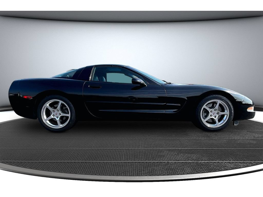 Used 2002 Chevrolet Corvette Coupe w/ Preferred Equipment Group2 RWD image 11