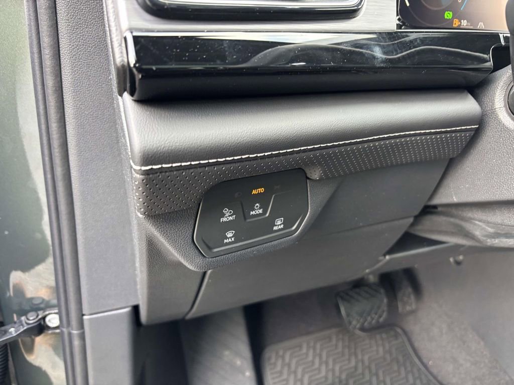 New 2026 Volkswagen Atlas Cross Sport SE image 14