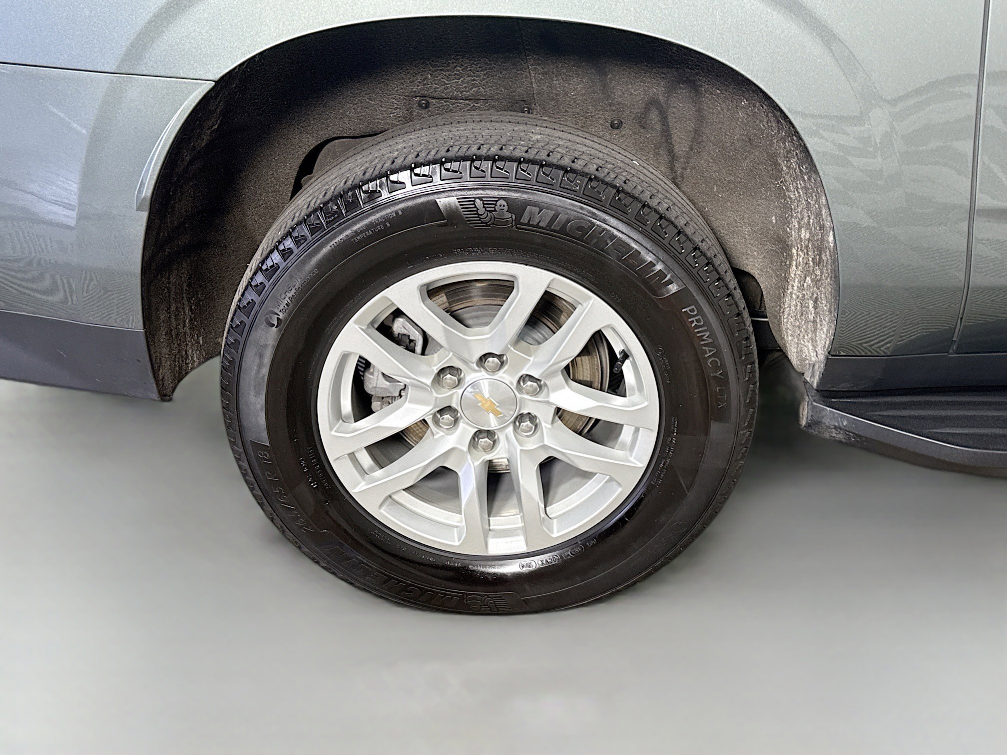 Used 2024 Chevrolet Suburban LT RWD image 33