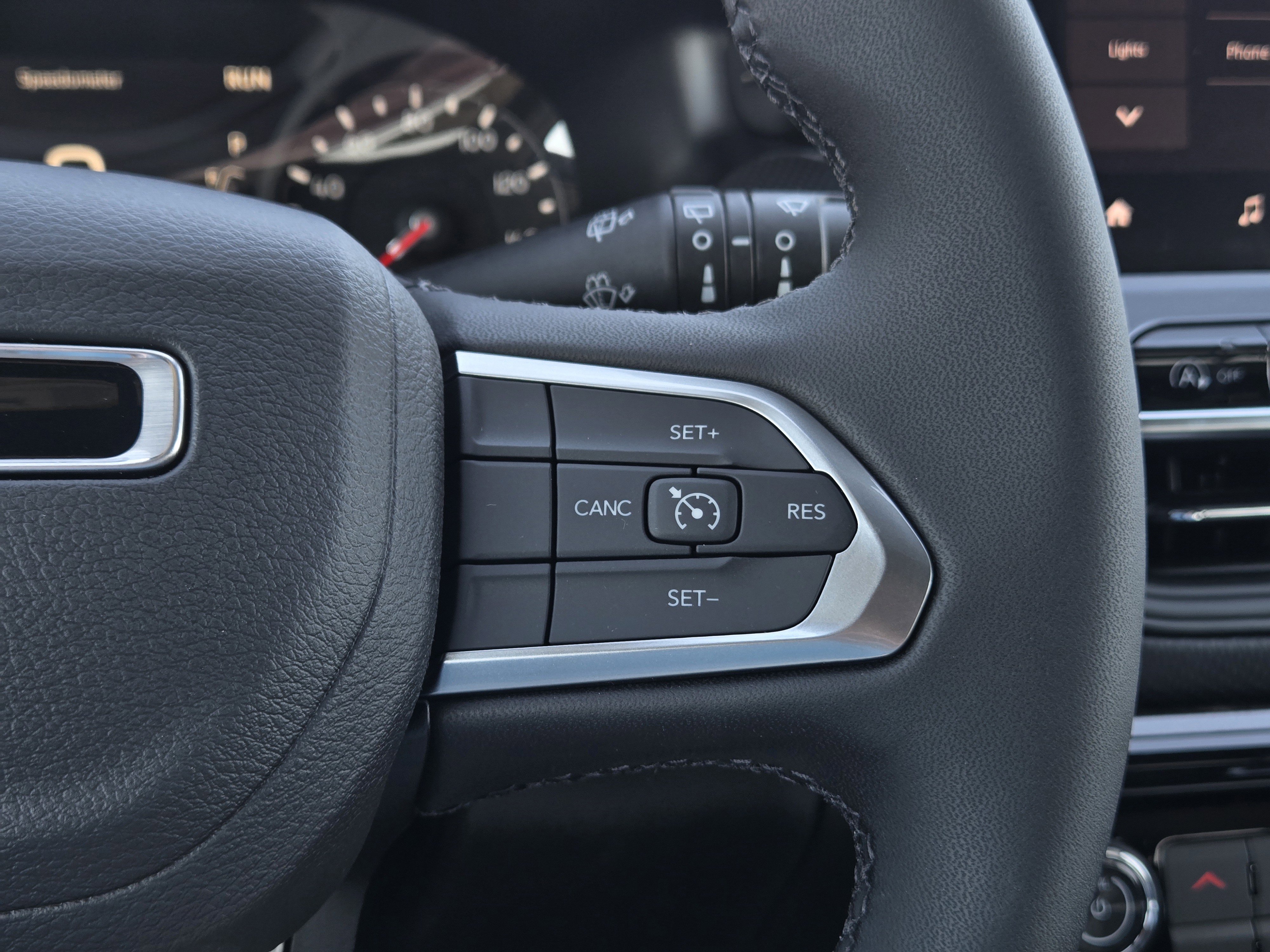 New 2026 Jeep Compass Latitude image 10