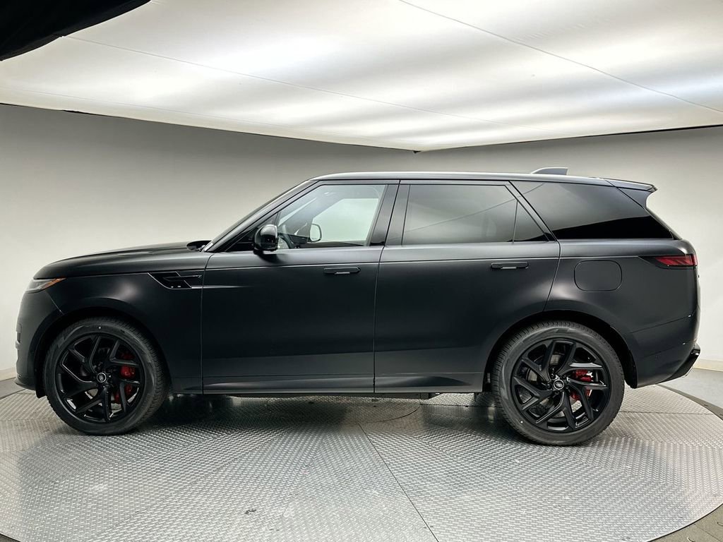 Used 2025 Land Rover Range Rover Sport Dynamic SE image 2