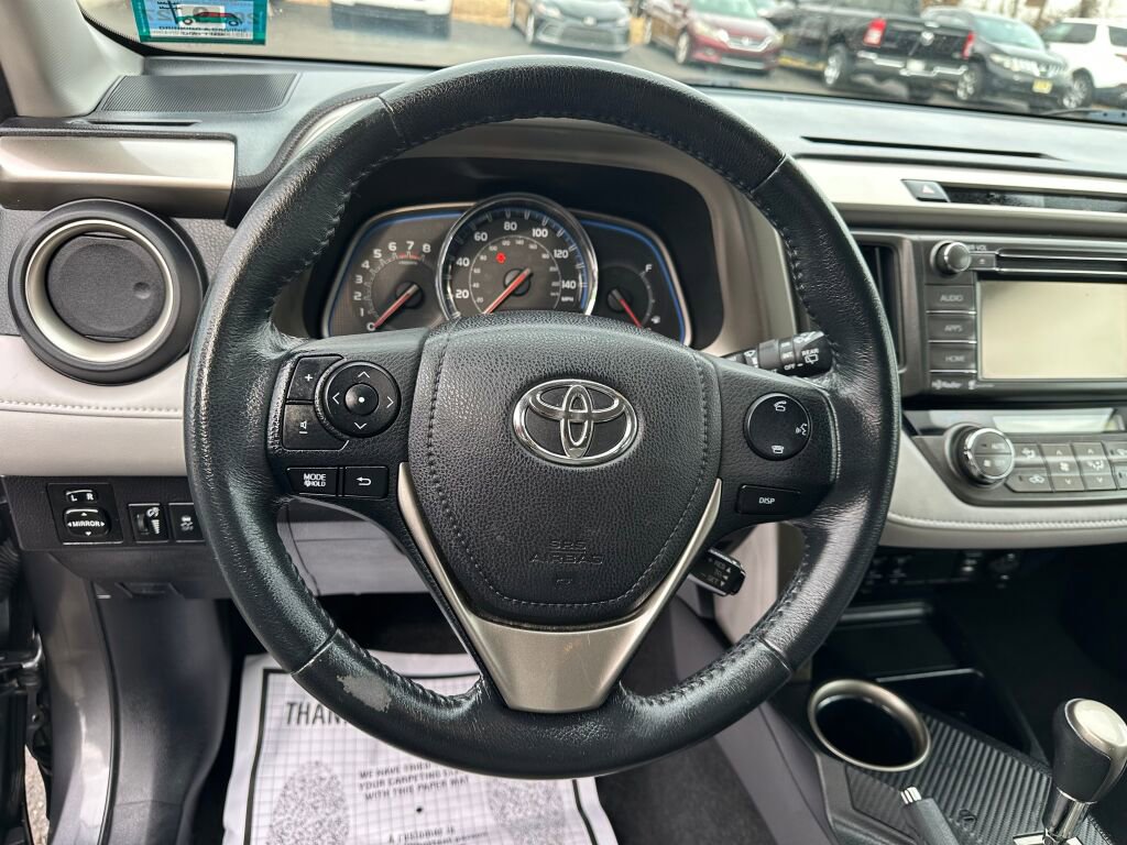 Used 2015 Toyota RAV4 Limited image 12