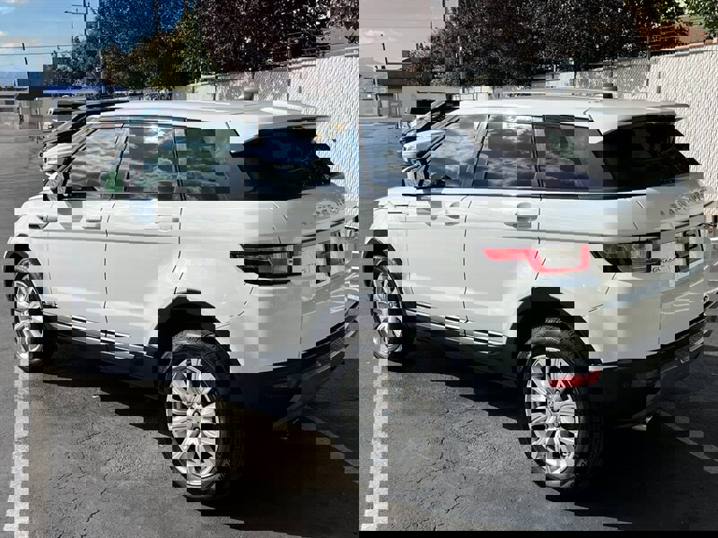 Used 2018 Land Rover Range Rover Evoque SE image 5