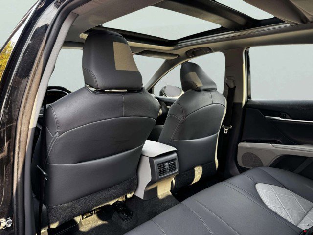 Used 2019 Toyota Camry XLE image 33