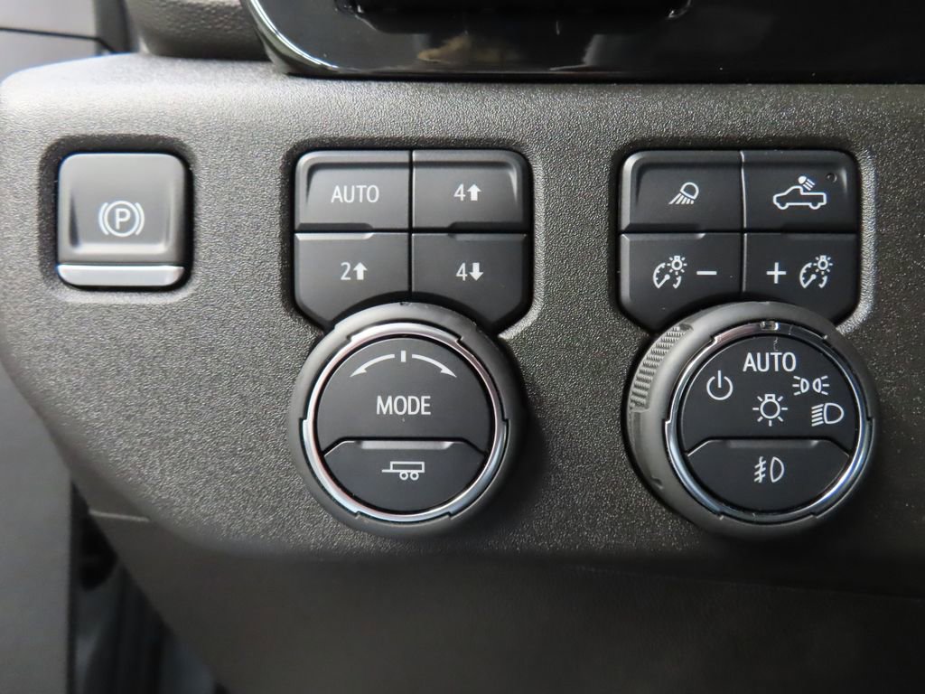 Used 2025 Chevrolet Silverado 2500 LTZ w/ LTZ Plus Package AWD/4WD image 65