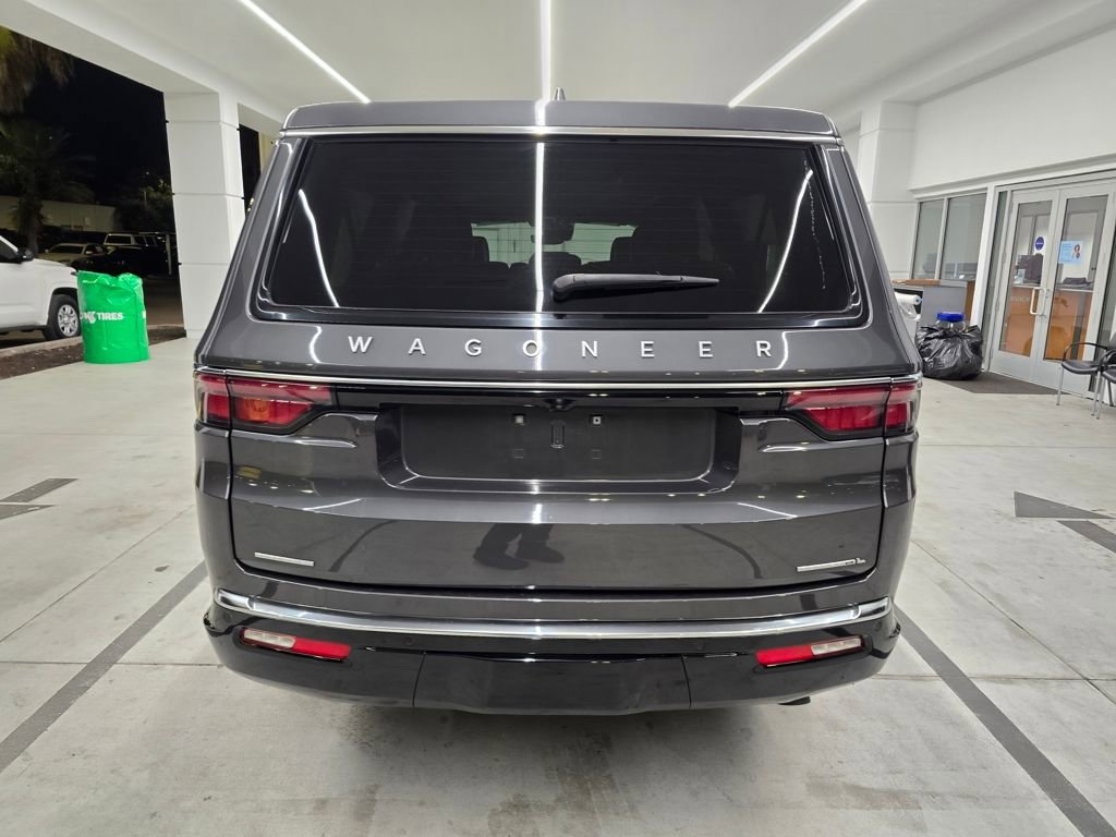 Used 2023 Jeep Wagoneer L Series III w/ Preferred Equipment Group image 5