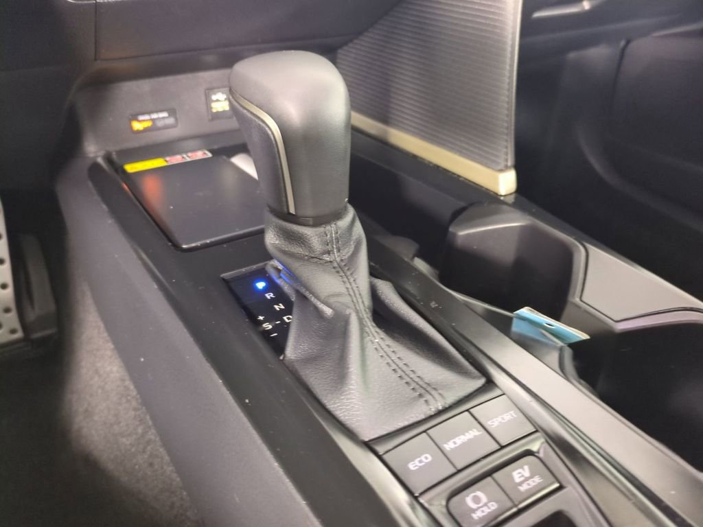 Used 2025 Toyota Camry SE w/ Multimedia Upgrade Package image 20