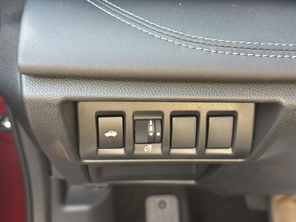 Certified 2025 Subaru Legacy Limited image 28