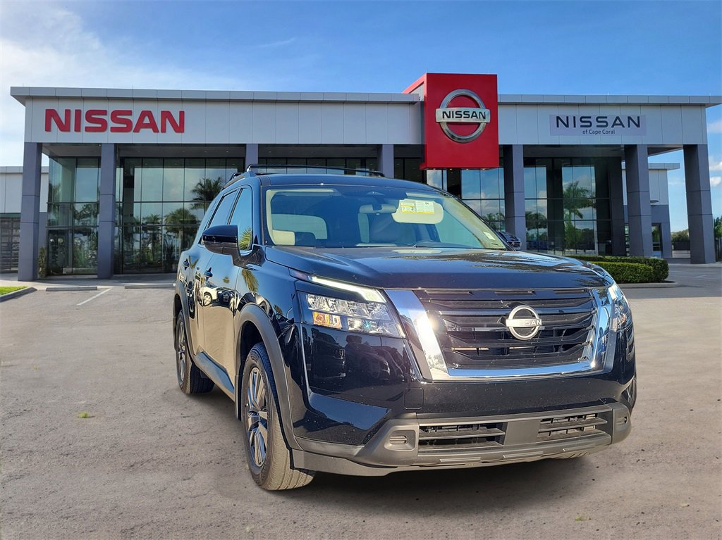 Used 2023 Nissan Pathfinder SV image 10