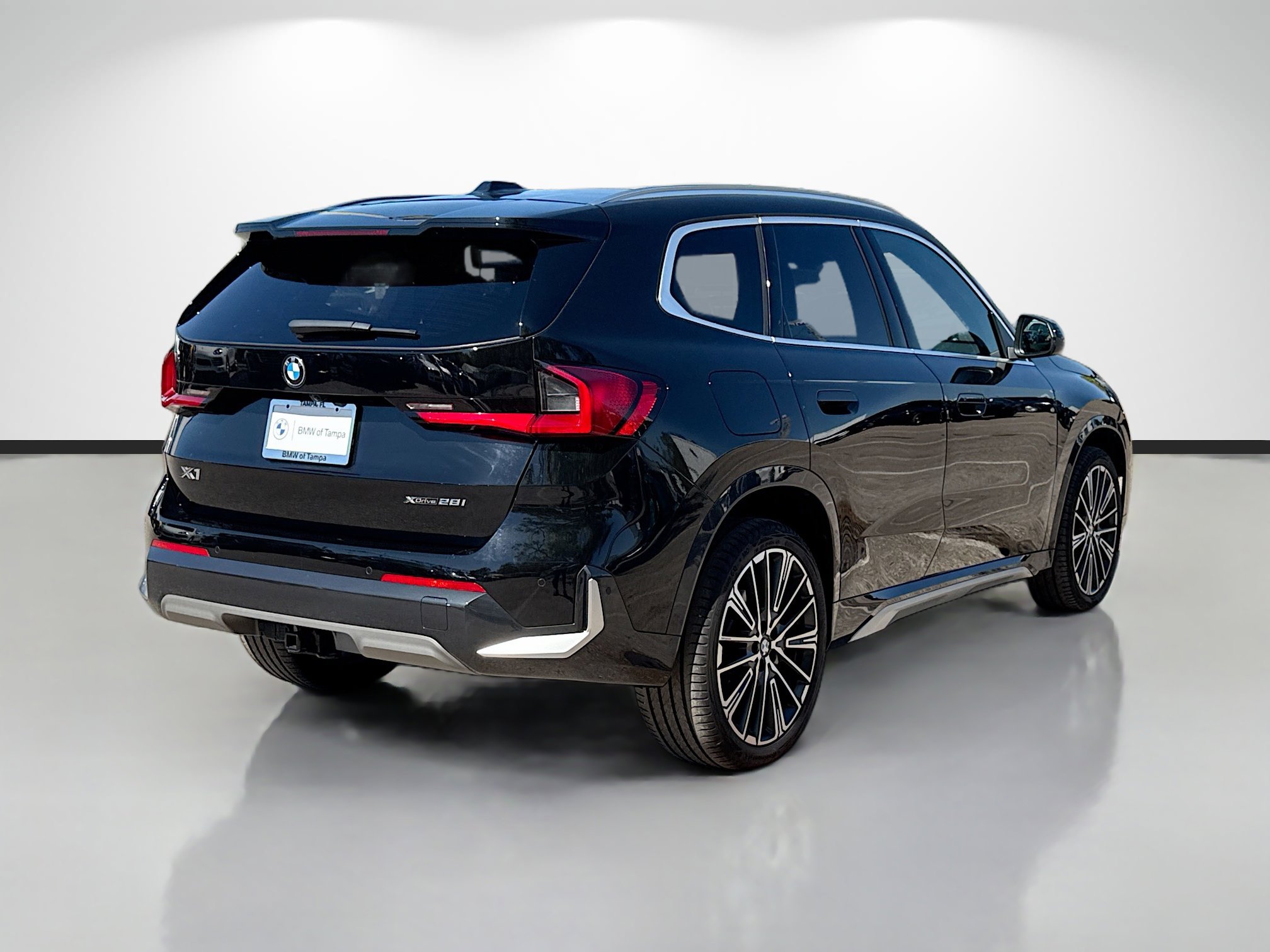 Used 2025 BMW X1 xDrive28i w/ Convenience Package image 3
