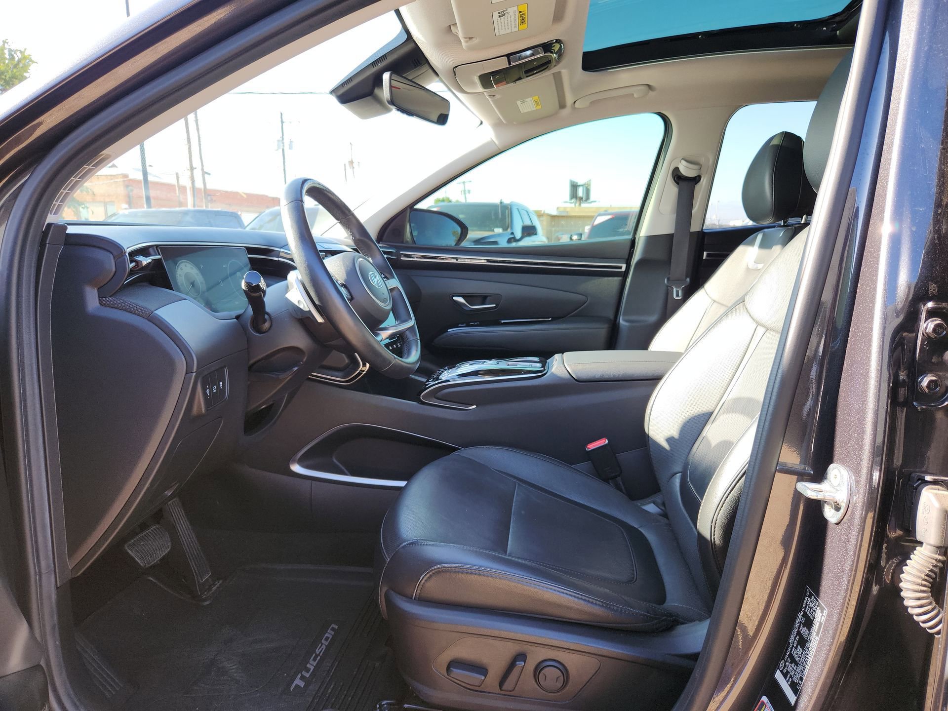 Used 2023 Hyundai Tucson Limited FWD image 16