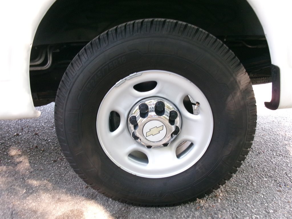 Used 2015 Chevrolet Express 3500 LT w/ LT Preferred Equipment Group RWD image 38