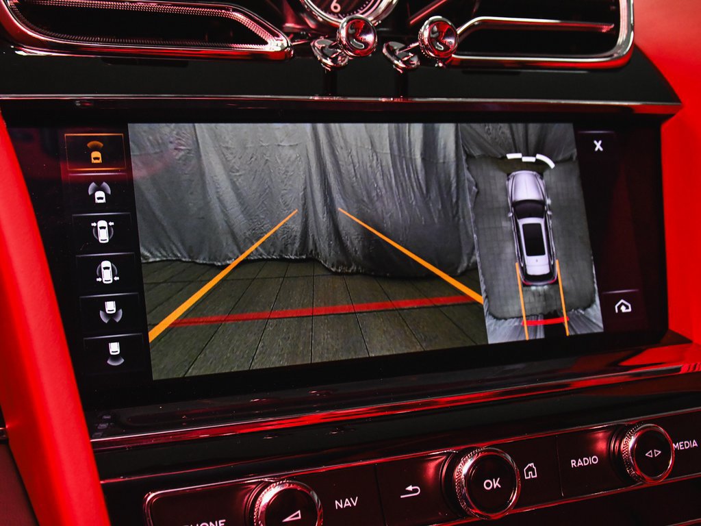 Used 2023 Bentley Bentayga AWD/4WD image 41