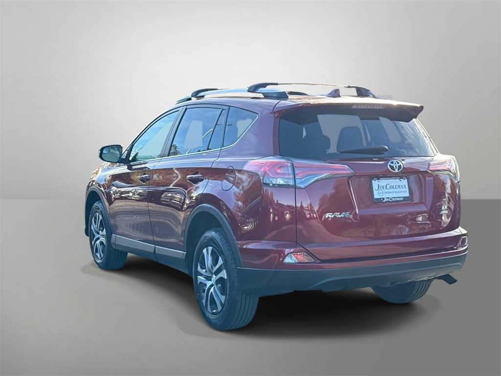 Used 2018 Toyota RAV4 LE image 24