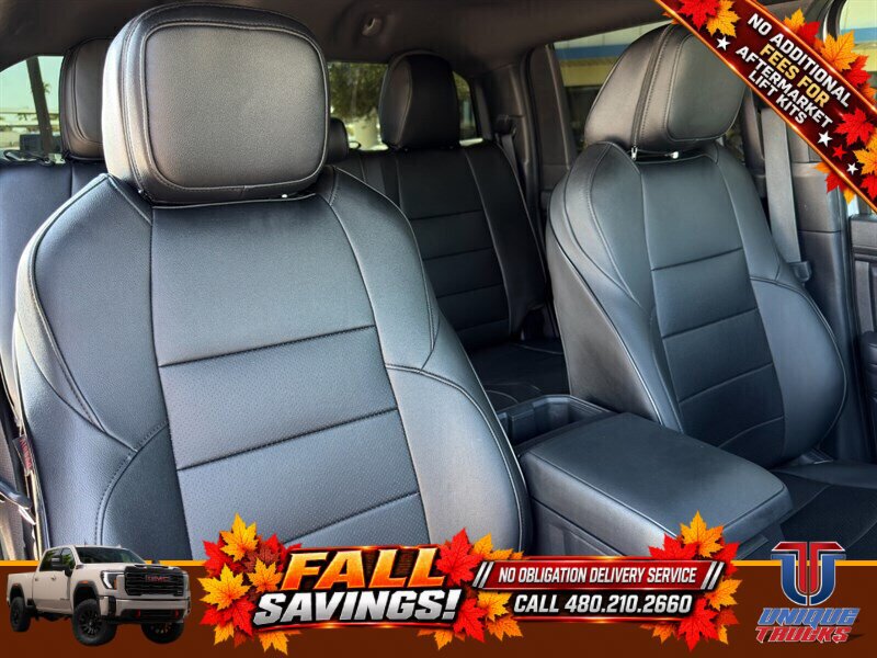 Used 2024 Toyota Tacoma SR AWD/4WD image 32