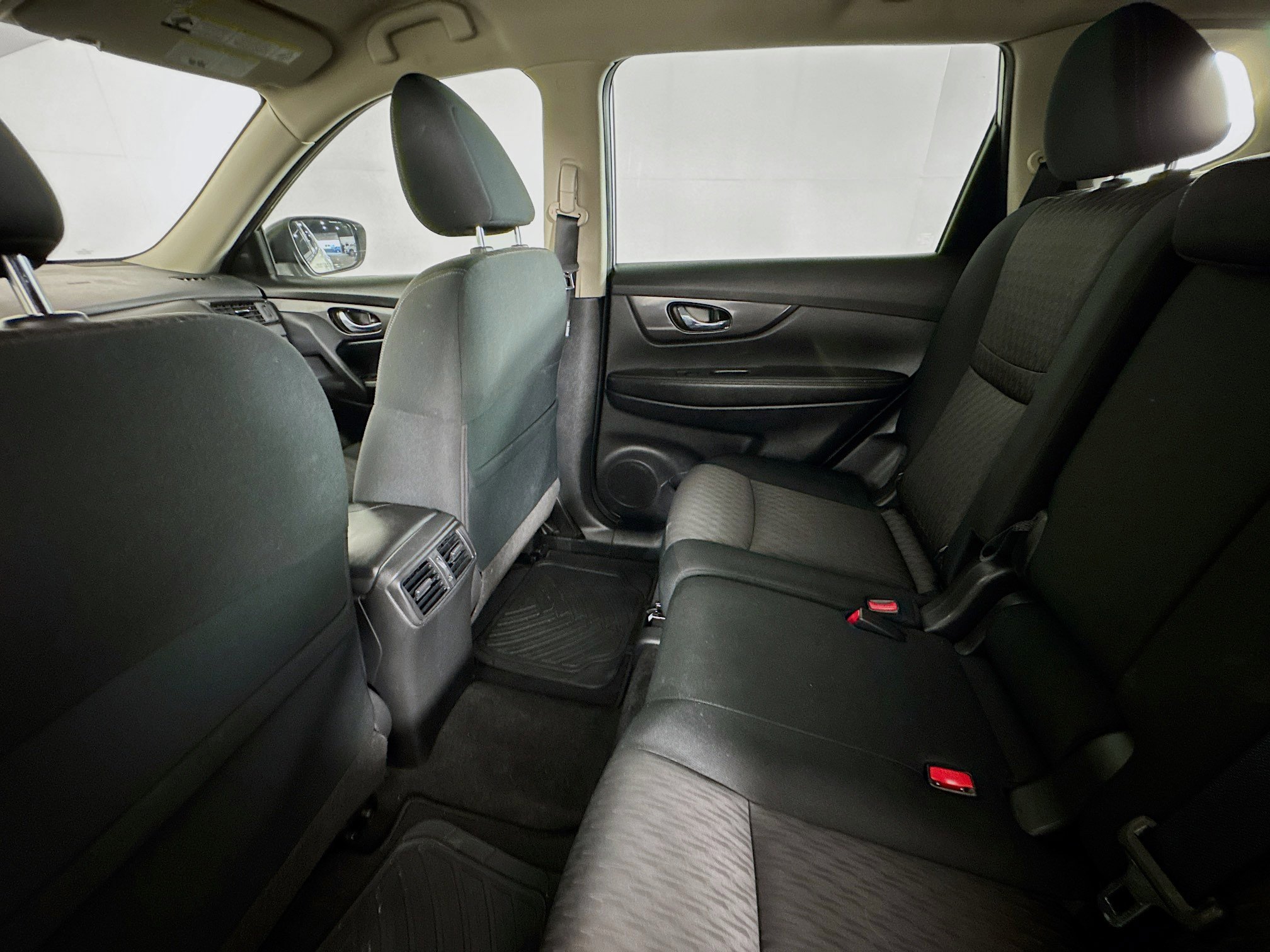 Used 2020 Nissan Rogue S w/ Special Edition Package FWD image 23
